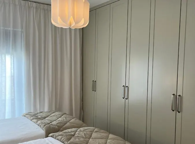 2 Bedroom Town Location * Эннискорти