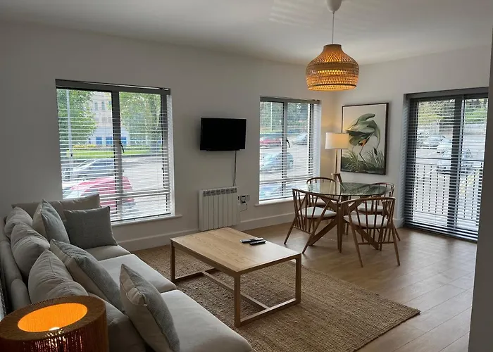 Apartamento 2 Bedroom Town Location